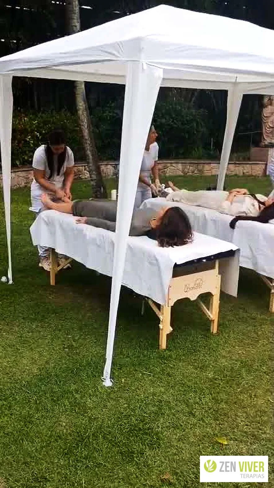 Estação de massagem corporativa em evento no RJ